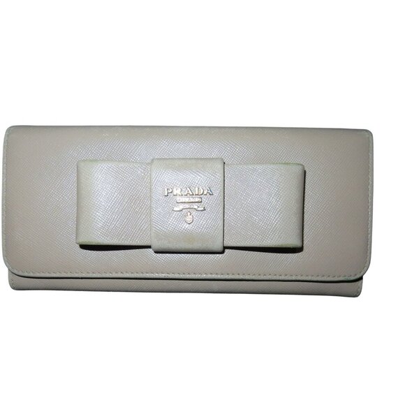 Prada Blush Pink Italian Saffiano Leather Ribbon Bow Embellished Bi-Fold Wallet - Picture 3 of 15